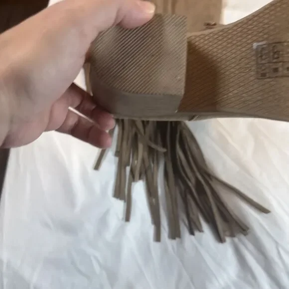 Pierre Dumas Light Brown Knee High Boots With Fringe Size 7 1/2 Medium Preowned - Picture 16 of 16